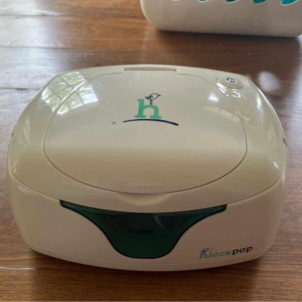HiccaPop wipe warmer